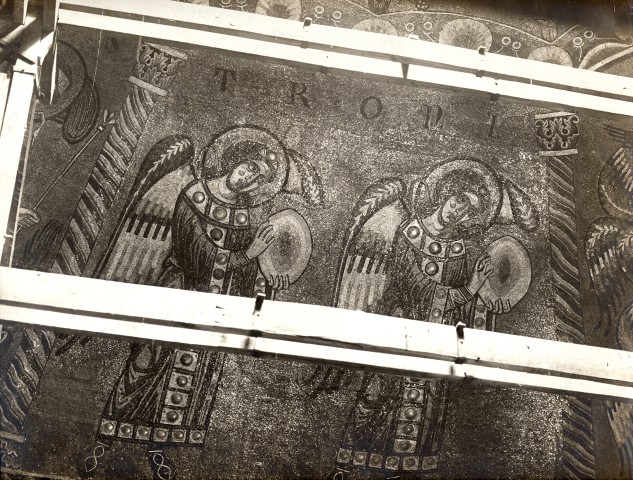 Istituto Centrale per il Catalogo e la Documentazione: Fototeca Nazionale — Anonimo toscano - sec. XIII - Gerarchie angeliche: Troni — insieme, durante il restauro 1906